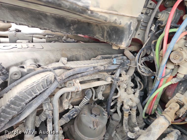 image for item EO4875 2015 Kenworth T880 semi truck