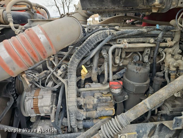 image for item EO4875 2015 Kenworth T880 semi truck