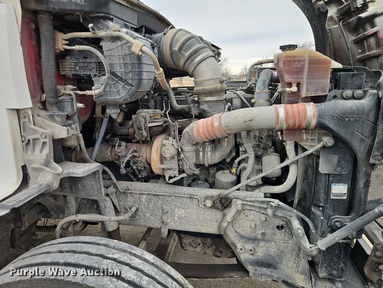 image for item EO4875 2015 Kenworth T880 semi truck