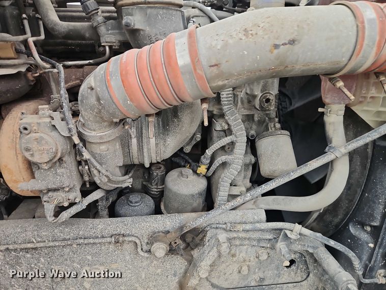 image for item EO4875 2015 Kenworth T880 semi truck