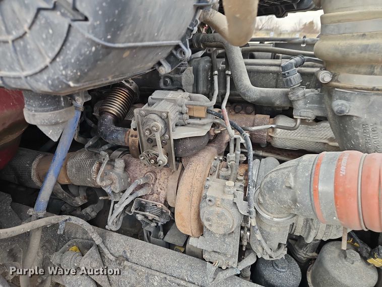 image for item EO4875 2015 Kenworth T880 semi truck