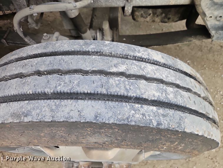 image for item EO4875 2015 Kenworth T880 semi truck