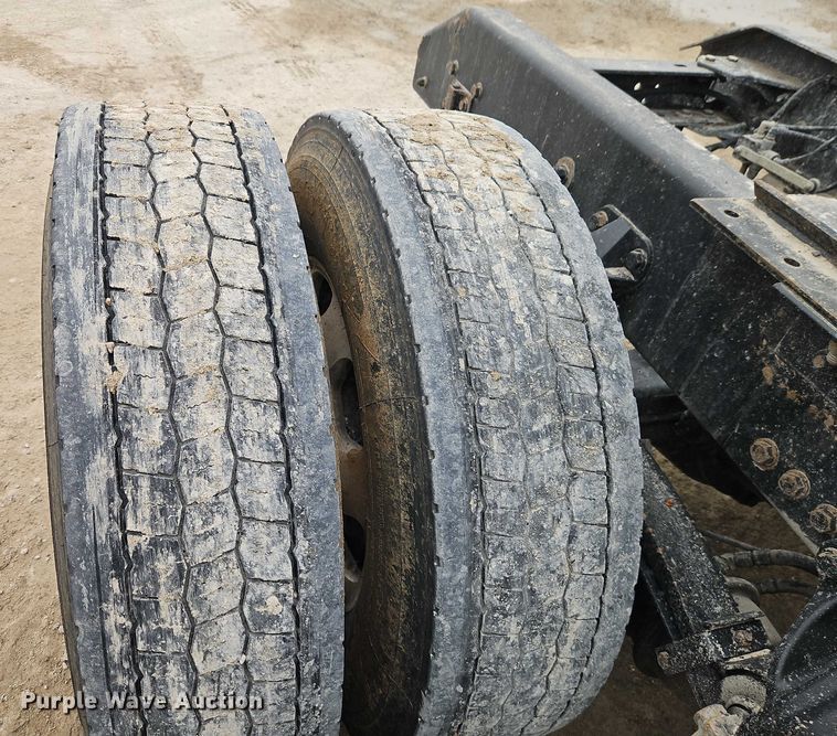 image for item EO4875 2015 Kenworth T880 semi truck