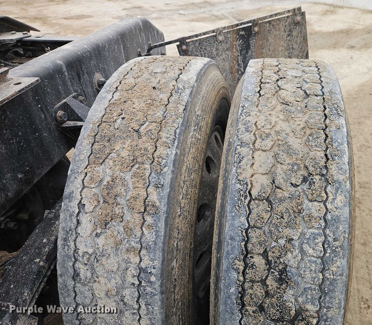 image for item EO4875 2015 Kenworth T880 semi truck