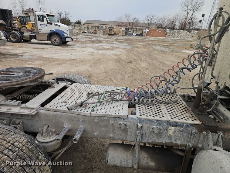 image for item EO4876 2016 Kenworth T880 semi truck