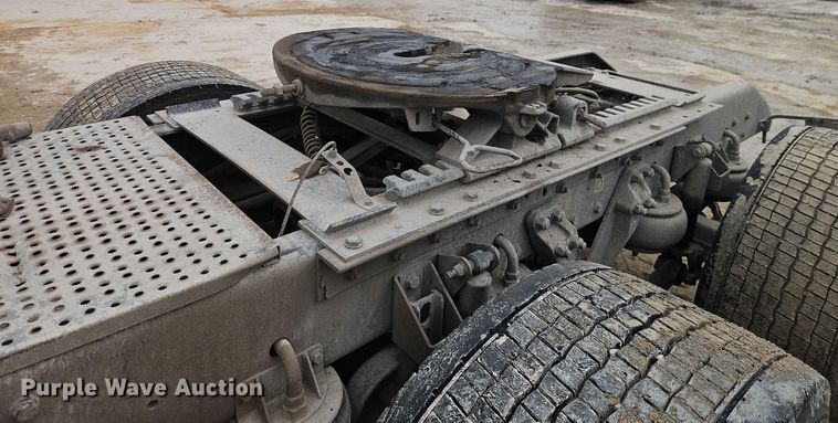 image for item EO4876 2016 Kenworth T880 semi truck