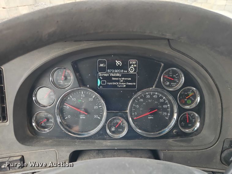 image for item EO4876 2016 Kenworth T880 semi truck