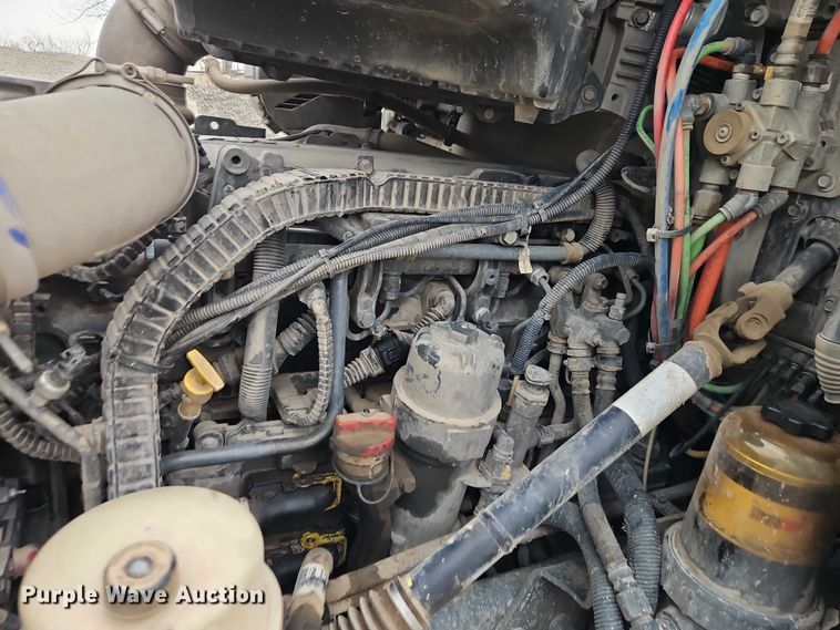 image for item EO4876 2016 Kenworth T880 semi truck