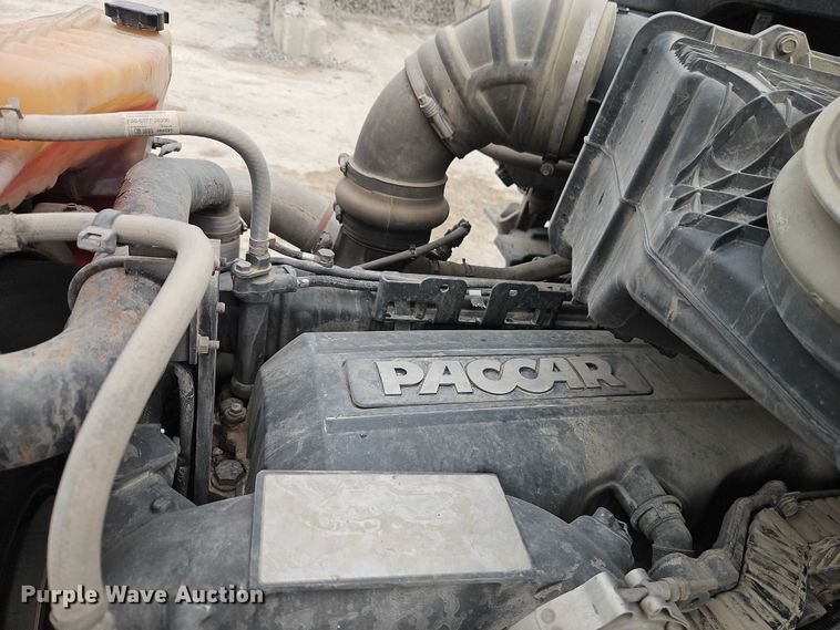 image for item EO4876 2016 Kenworth T880 semi truck