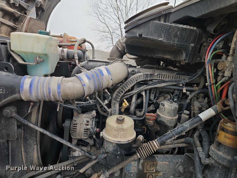 image for item EO4876 2016 Kenworth T880 semi truck