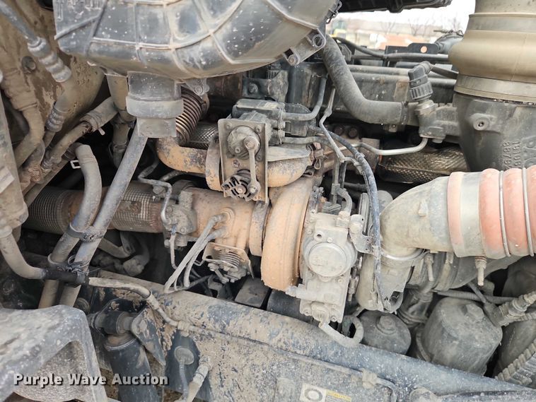 image for item EO4876 2016 Kenworth T880 semi truck