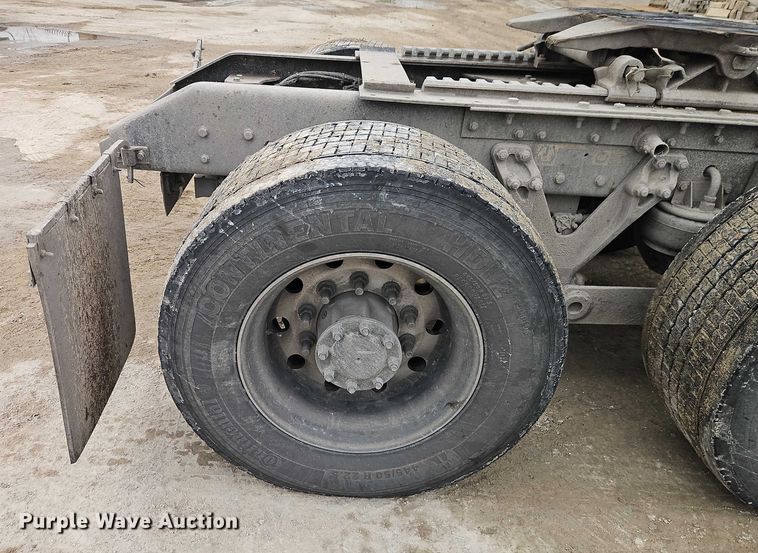 image for item EO4876 2016 Kenworth T880 semi truck