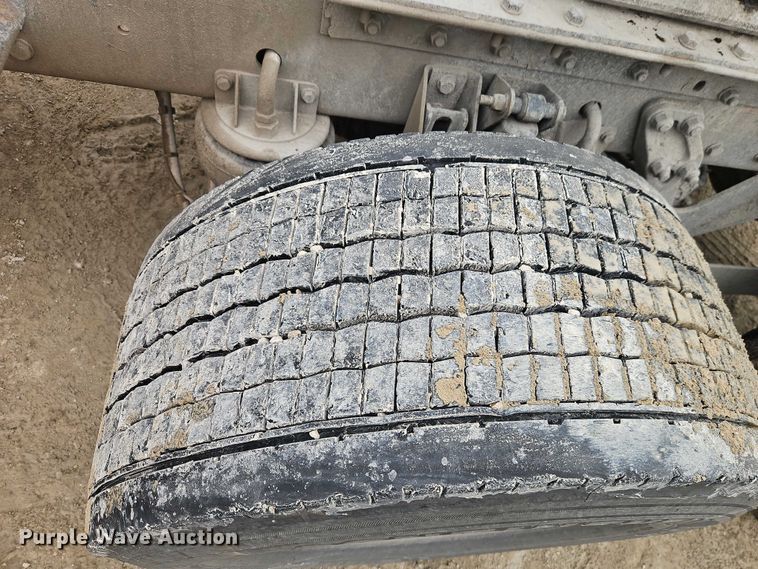 image for item EO4876 2016 Kenworth T880 semi truck