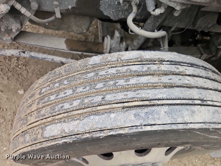 image for item EO4876 2016 Kenworth T880 semi truck