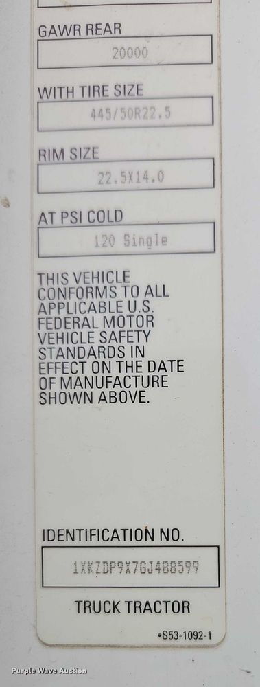 image for item EO4876 2016 Kenworth T880 semi truck