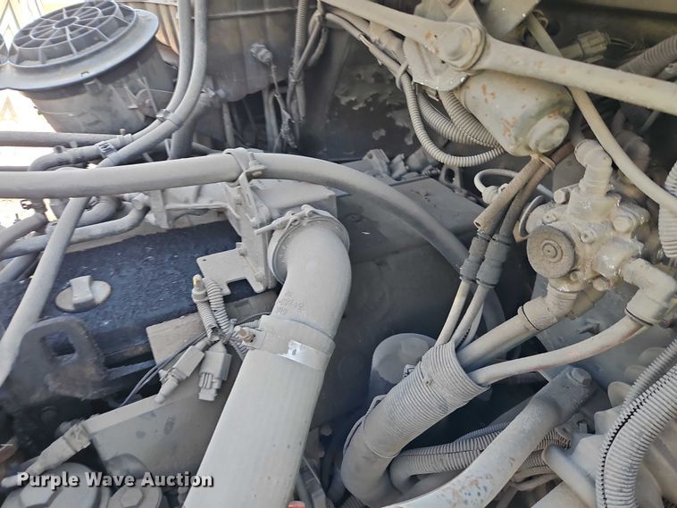 image for item EO4878 2007 Freightliner Business Class M2 truck cab and chassis