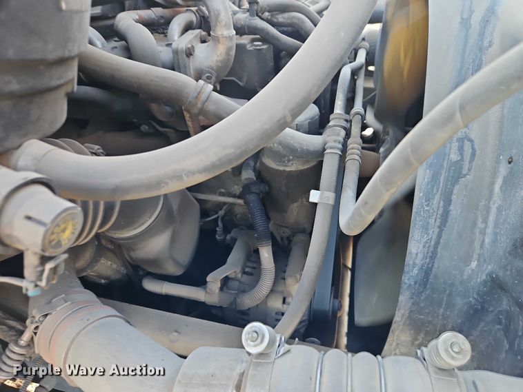 image for item EO4878 2007 Freightliner Business Class M2 truck cab and chassis