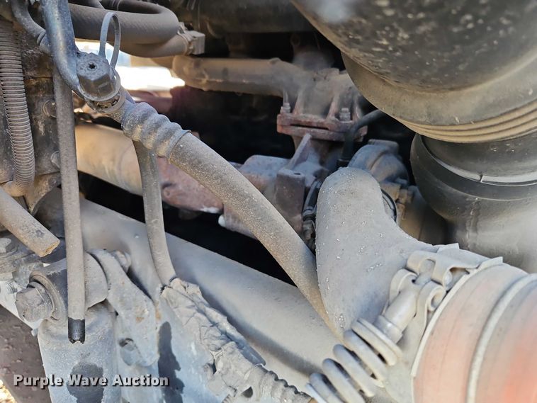 image for item EO4878 2007 Freightliner Business Class M2 truck cab and chassis