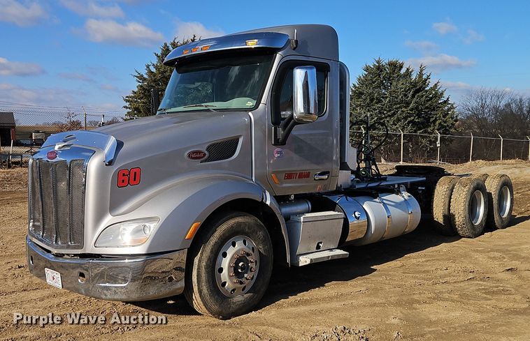 CAMIóN 2015 PETERBILT