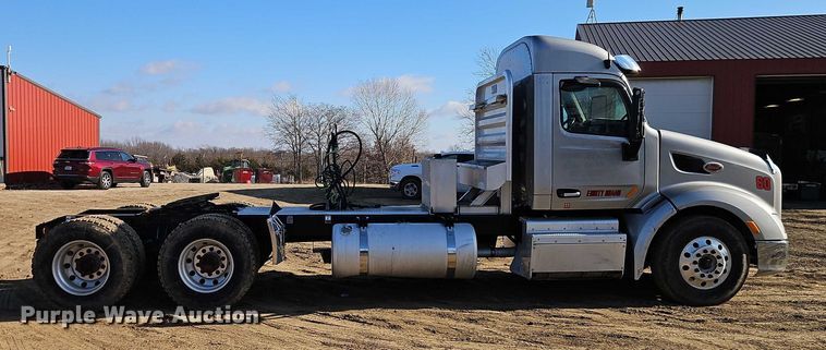 CAMIóN 2015 PETERBILT