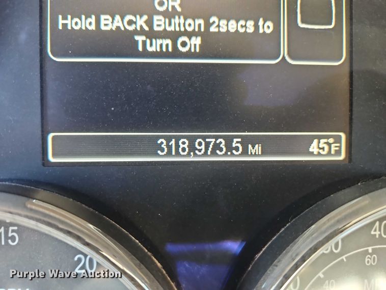 image for item EO4882 2015 Peterbilt 579 semi truck