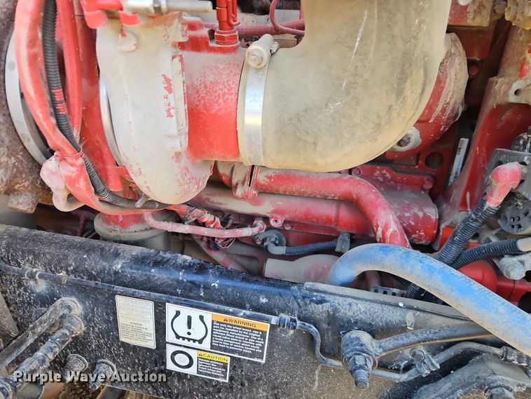 image for item EO4882 2015 Peterbilt 579 semi truck