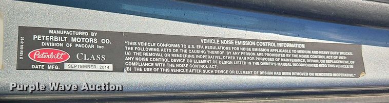 image for item EO4882 2015 Peterbilt 579 semi truck