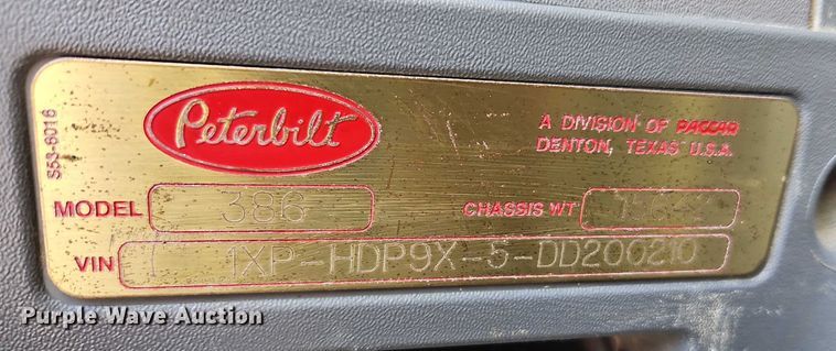 image for item EO4884 2013 Peterbilt 386 semi truck