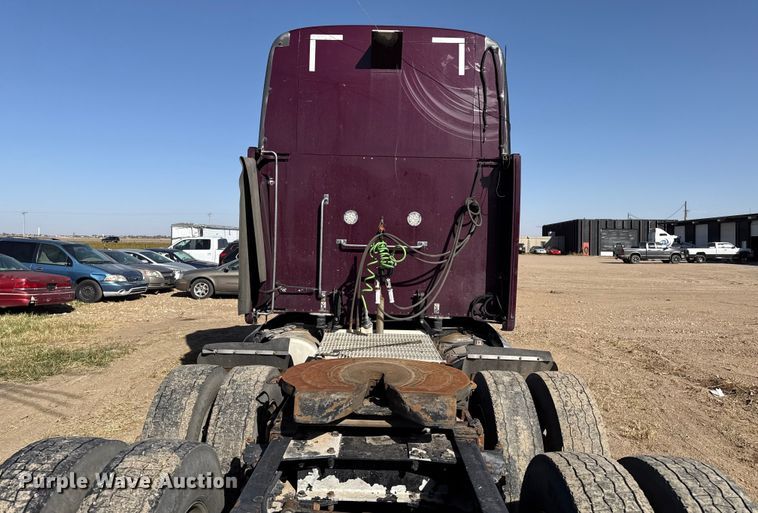 image for item EP0744 2006 Peterbilt 387 semi truck