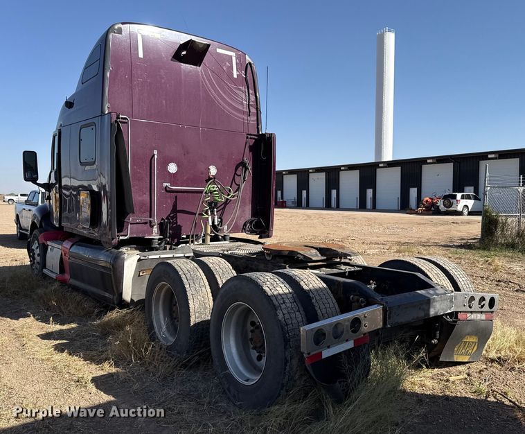 image for item EP0744 2006 Peterbilt 387 semi truck