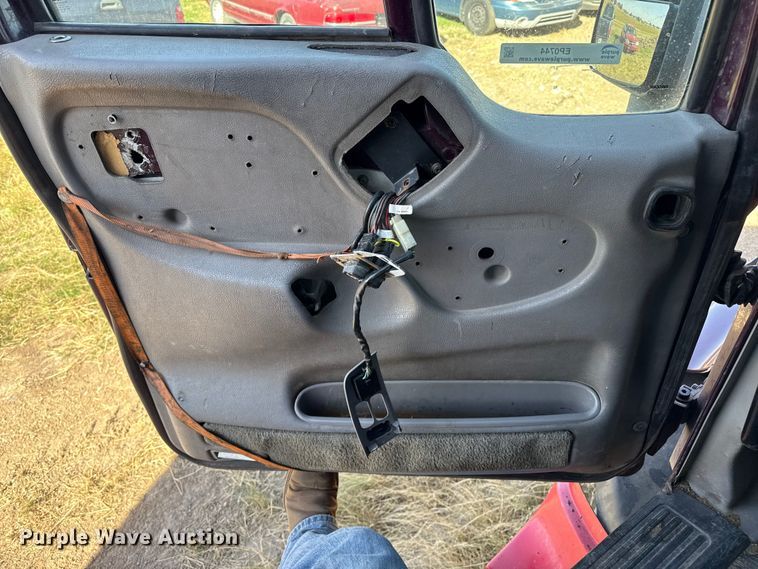 image for item EP0744 2006 Peterbilt 387 semi truck