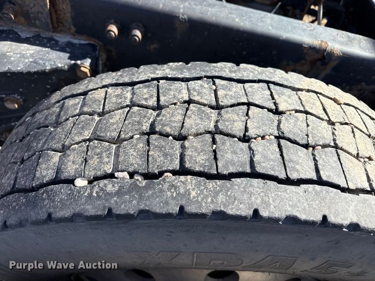 image for item EP0744 2006 Peterbilt 387 semi truck