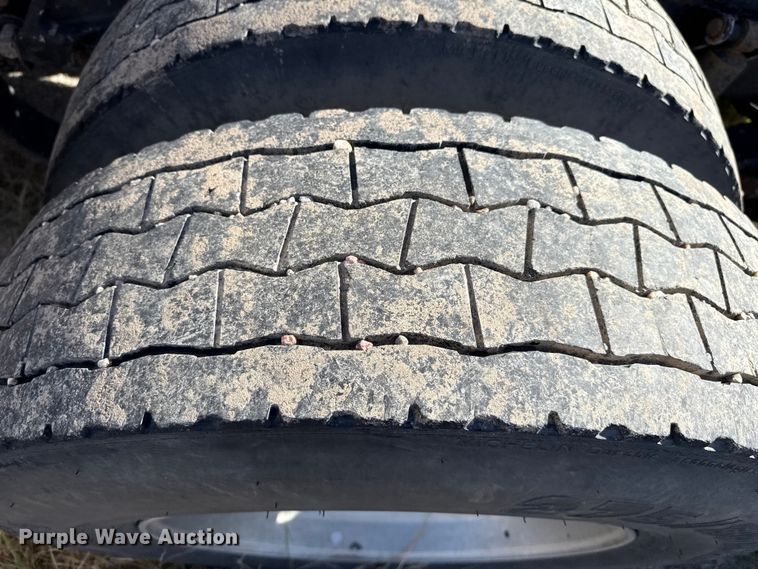 image for item EP0744 2006 Peterbilt 387 semi truck