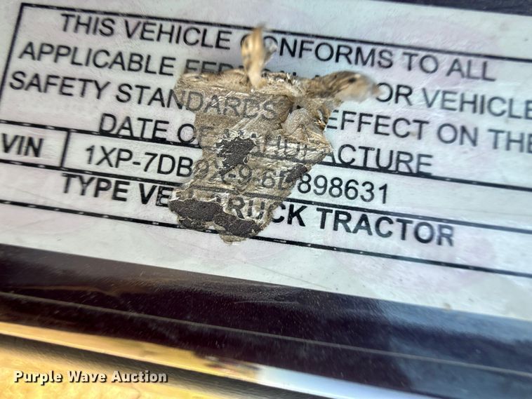 image for item EP0744 2006 Peterbilt 387 semi truck