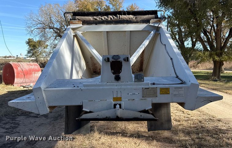 image for item EP0985 2000 Red River Mfg BD237 bottom dump trailer