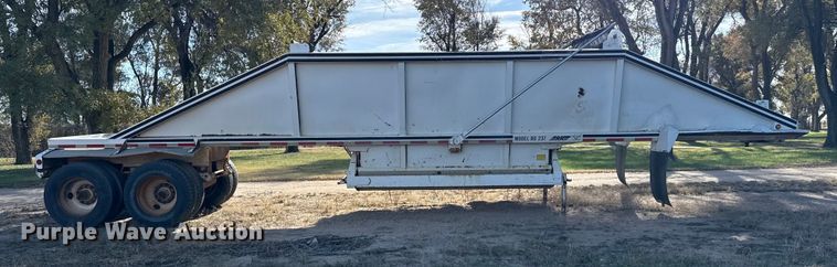 image for item EP0985 2000 Red River Mfg BD237 bottom dump trailer