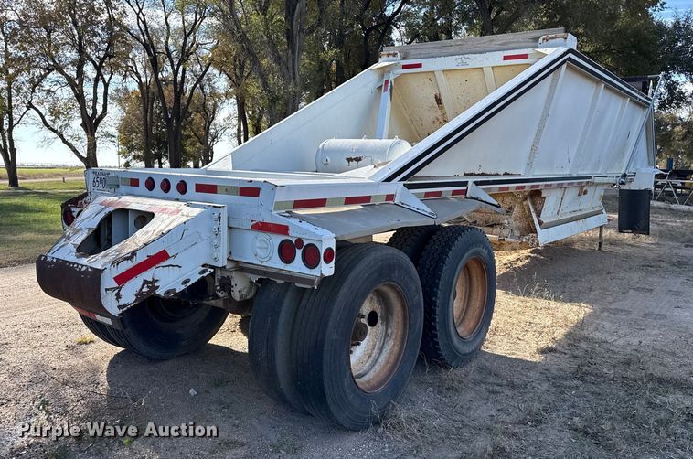 image for item EP0985 2000 Red River Mfg BD237 bottom dump trailer