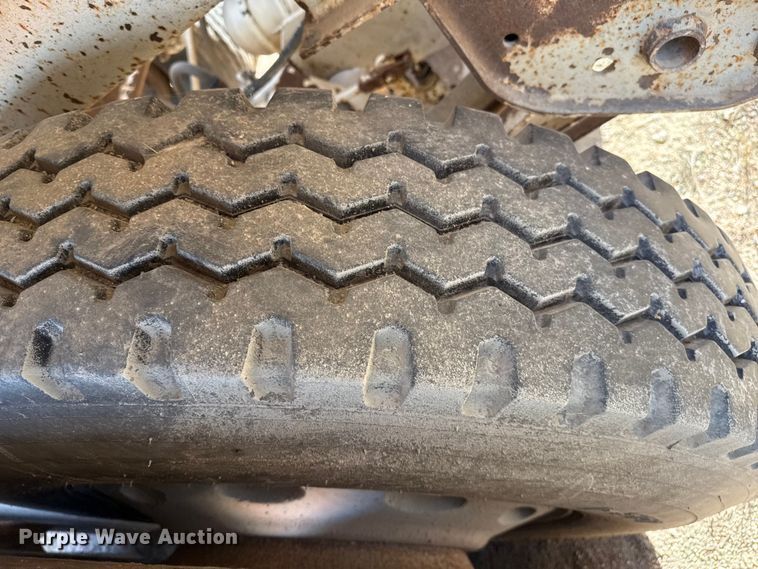 image for item EP0985 2000 Red River Mfg BD237 bottom dump trailer