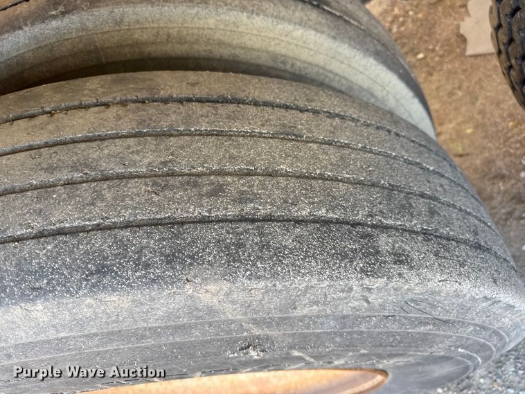 image for item EP0985 2000 Red River Mfg BD237 bottom dump trailer