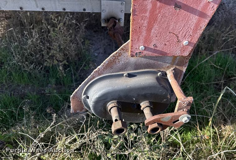 image for item EP0988 1994 Merritt 43X102X80XSPCX2XGS grain trailer