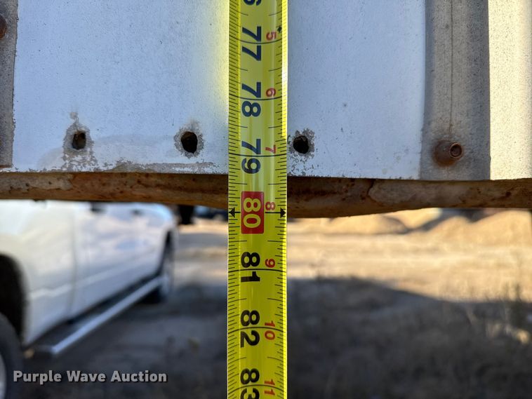 image for item EP0988 1994 Merritt 43X102X80XSPCX2XGS grain trailer