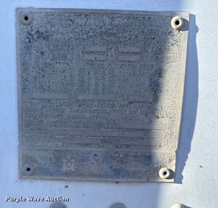 image for item EP0988 1994 Merritt 43X102X80XSPCX2XGS grain trailer