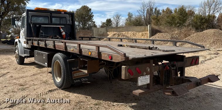 image for item EP0991 1998 Freightliner FL60 rollback truck