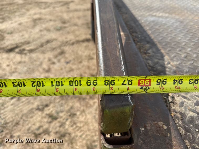 image for item EP0991 1998 Freightliner FL60 rollback truck