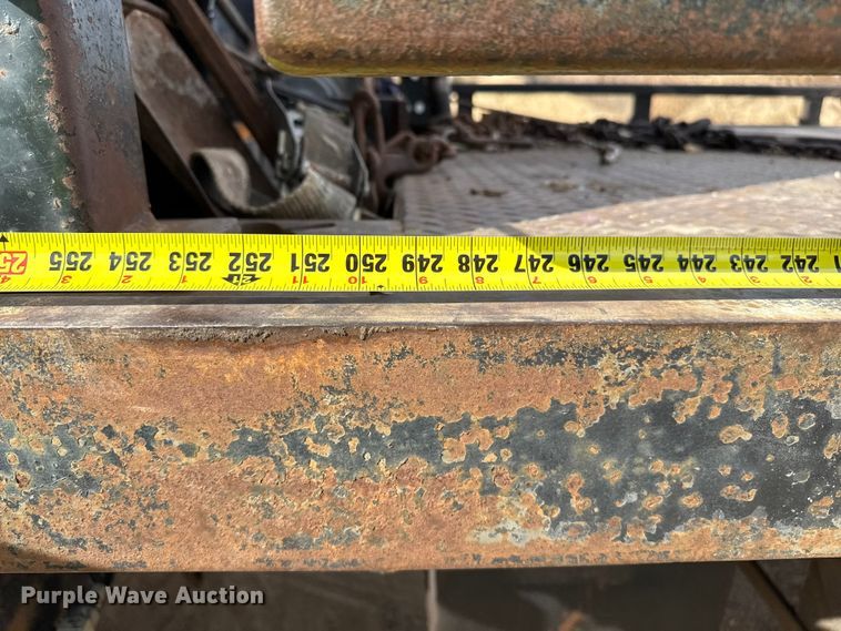 image for item EP0991 1998 Freightliner FL60 rollback truck