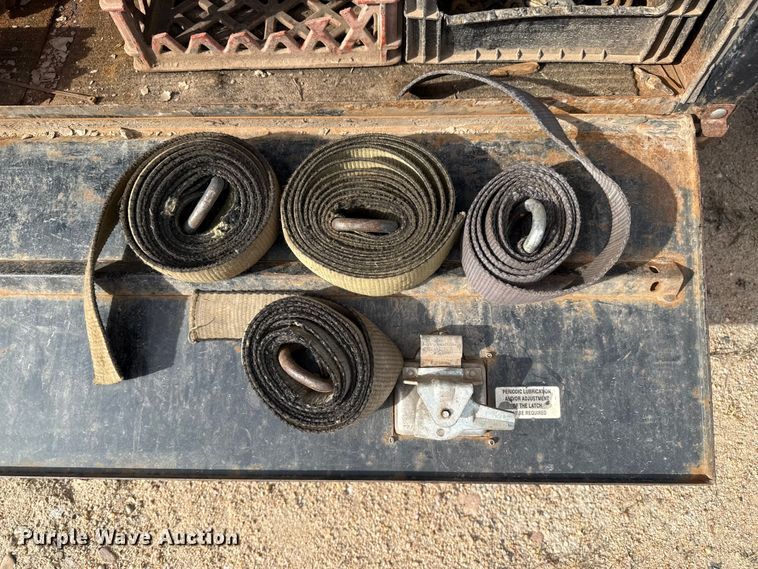 image for item EP0991 1998 Freightliner FL60 rollback truck