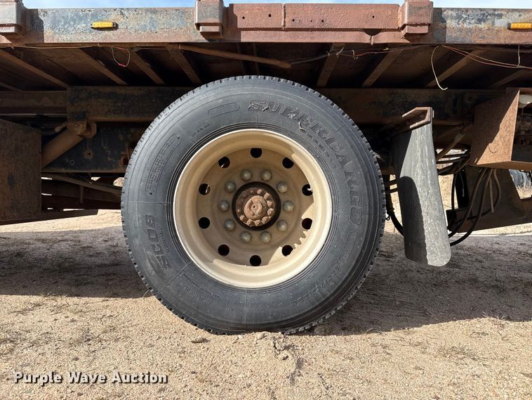 image for item EP0991 1998 Freightliner FL60 rollback truck