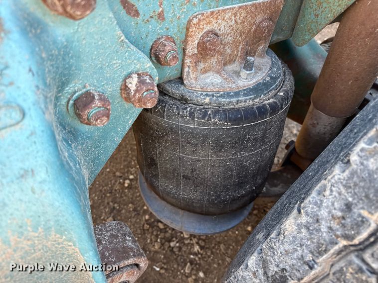 image for item EP2622 1995 Freightliner semi truck