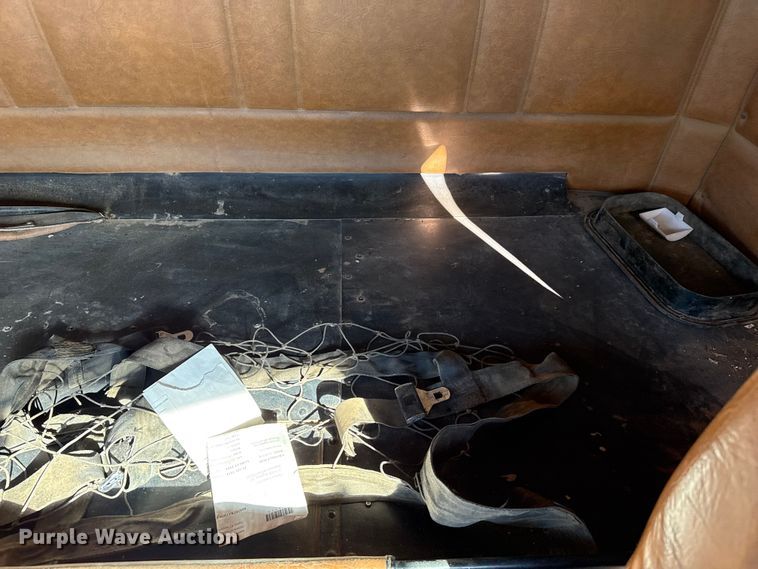 image for item EP2622 1995 Freightliner semi truck