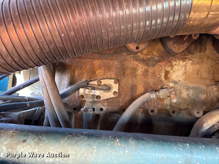 image for item EP2622 1995 Freightliner semi truck